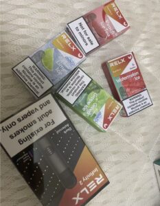 悅刻六代主機評測:功能特色、續航力、口味搭配與保養指南(图2)